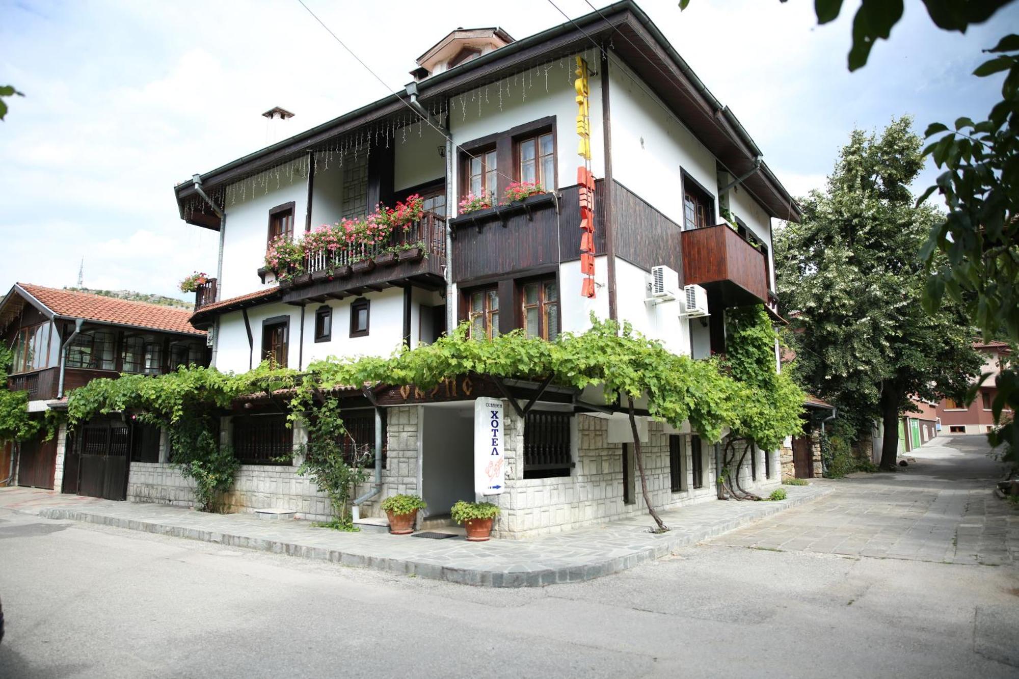 Oazis Family Hotel Ловеч Екстер'єр фото