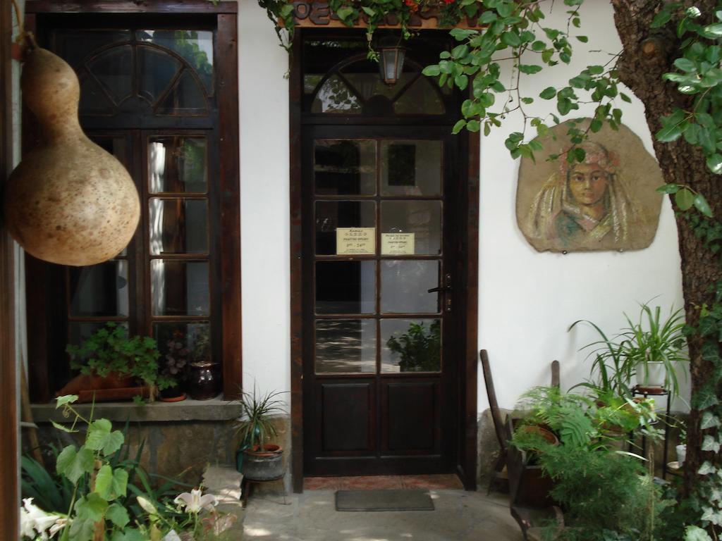 Oazis Family Hotel Ловеч Екстер'єр фото