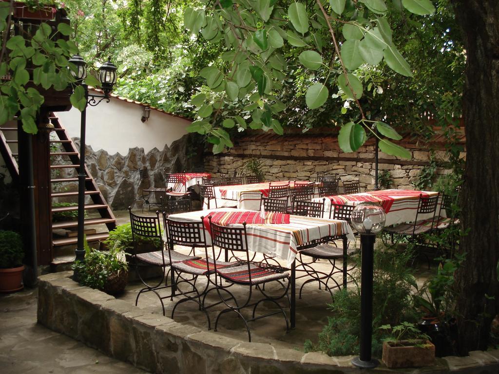 Oazis Family Hotel Ловеч Екстер'єр фото