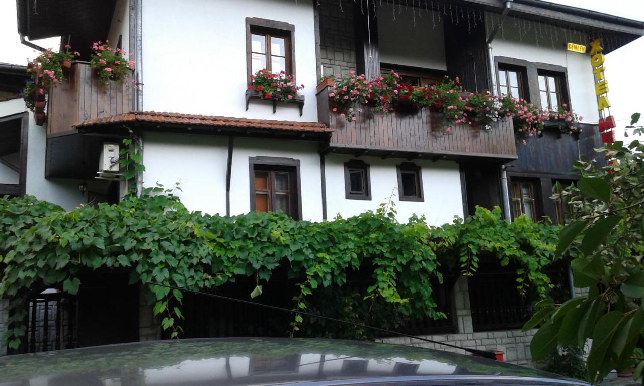Oazis Family Hotel Ловеч Екстер'єр фото