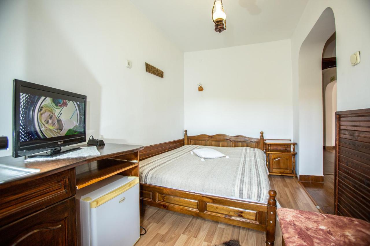 Oazis Family Hotel Ловеч Екстер'єр фото