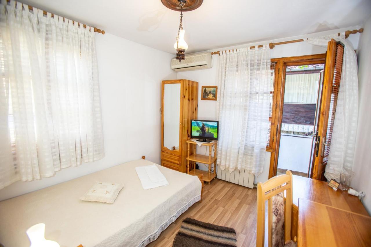 Oazis Family Hotel Ловеч Екстер'єр фото