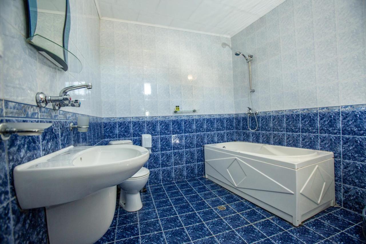 Oazis Family Hotel Ловеч Екстер'єр фото