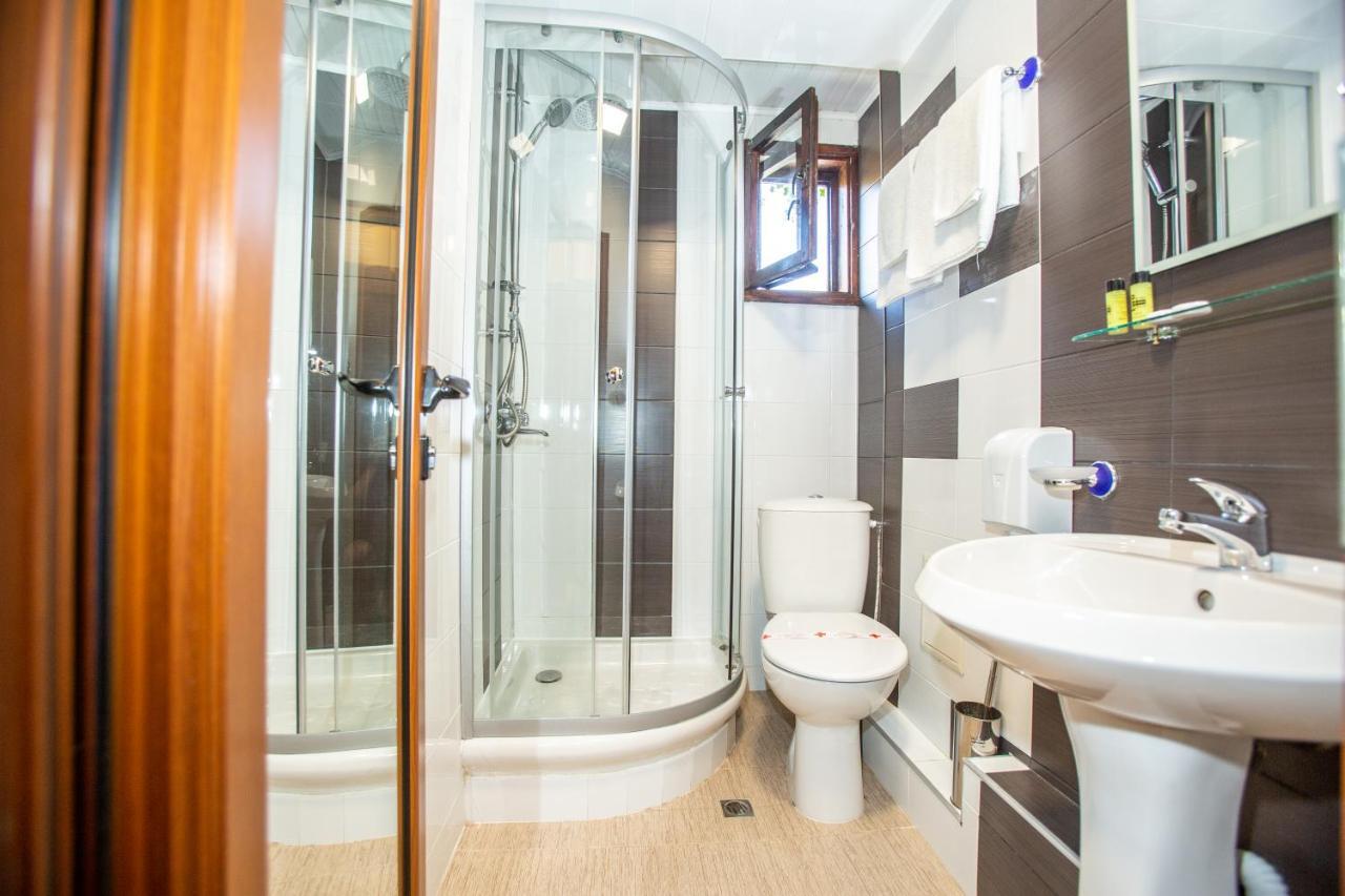Oazis Family Hotel Ловеч Екстер'єр фото