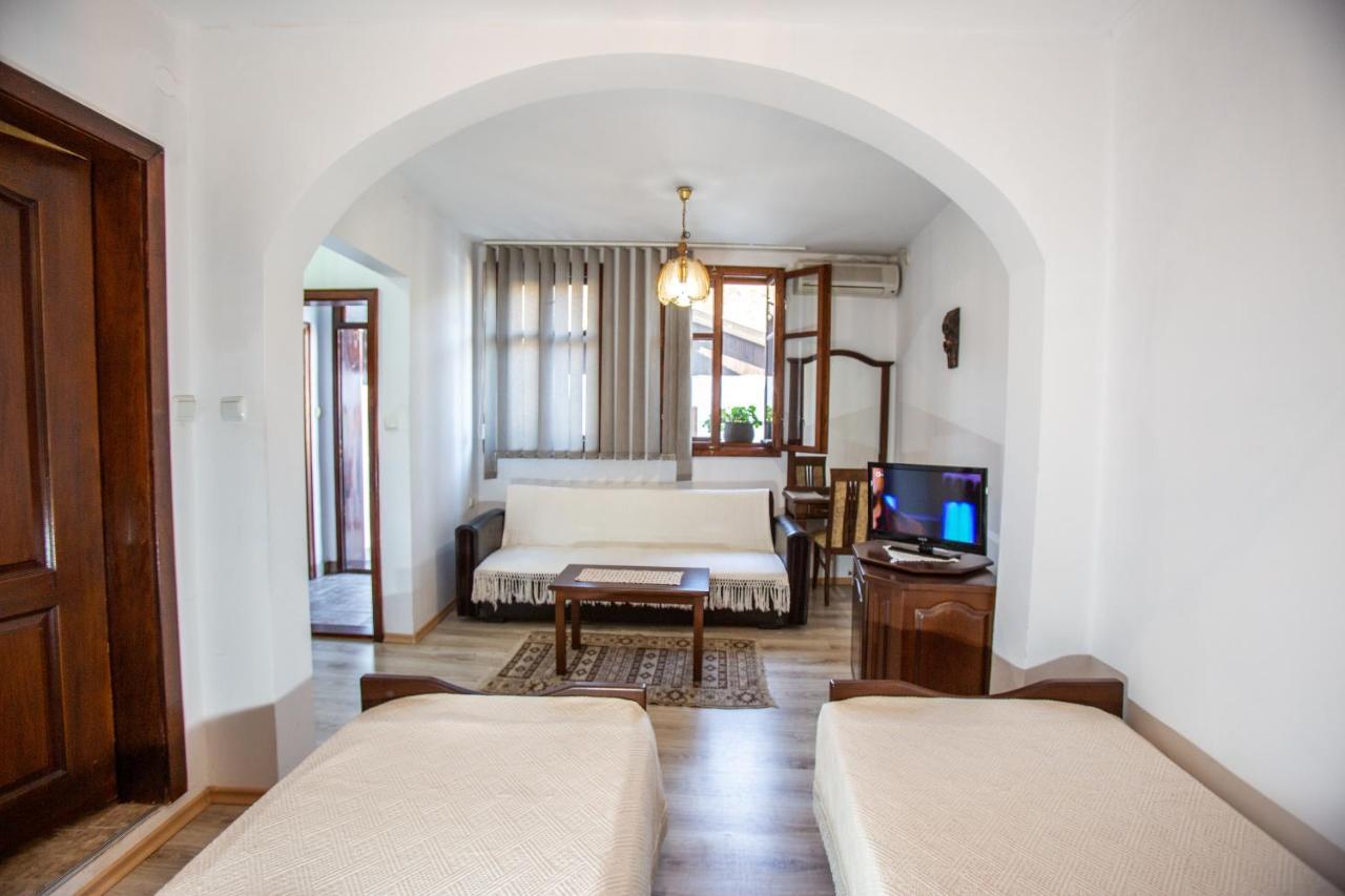 Oazis Family Hotel Ловеч Екстер'єр фото
