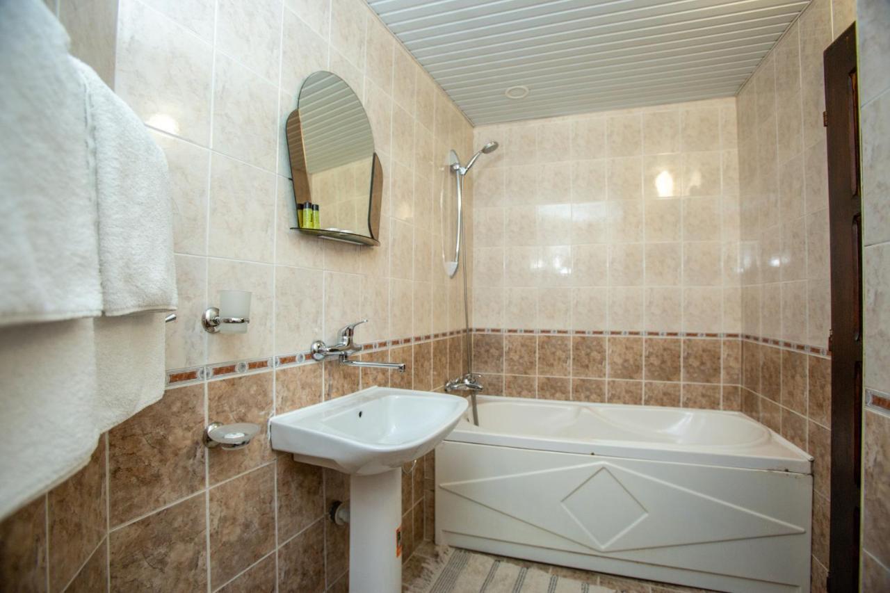 Oazis Family Hotel Ловеч Екстер'єр фото