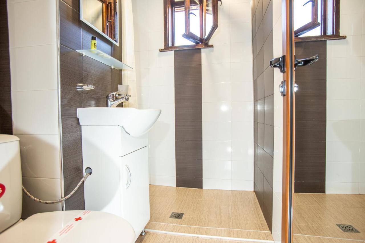 Oazis Family Hotel Ловеч Екстер'єр фото